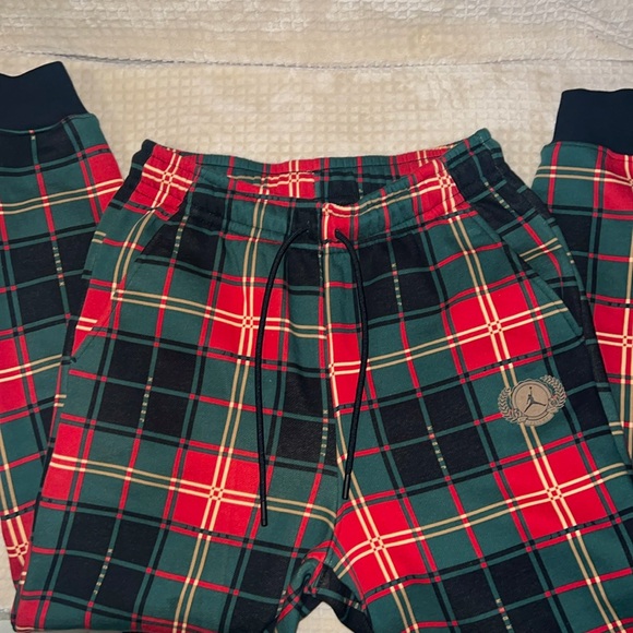 Nike/Jordan “Holiday Plaid” Sweatsuit -Nwt(small) - Picture 9 of 11